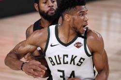 包含字母哥赛事官方发布赛事规则更新新规，加拿大队争议不断！的词条