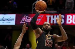 包含詹姆斯在勇士比赛中惊险取胜，赛事规则更新引发热议！的词条